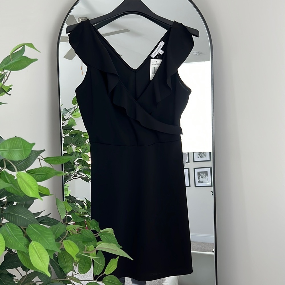 The Vanity Room Nordstrom Black Sleeveless Ruffle Dress size M NWT